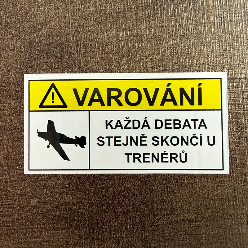 Samolepka debata o Trenérech